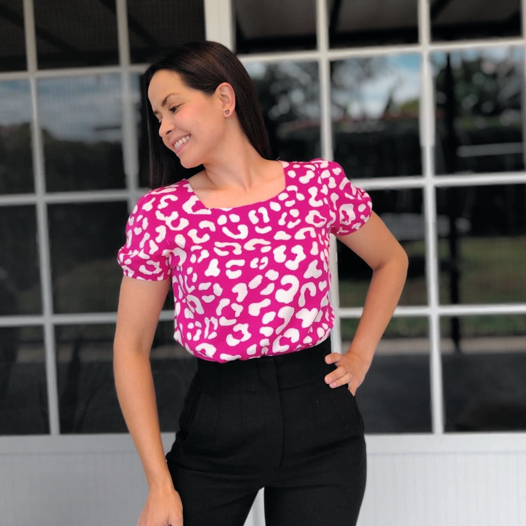 Blusa escote cuadrado fucsia