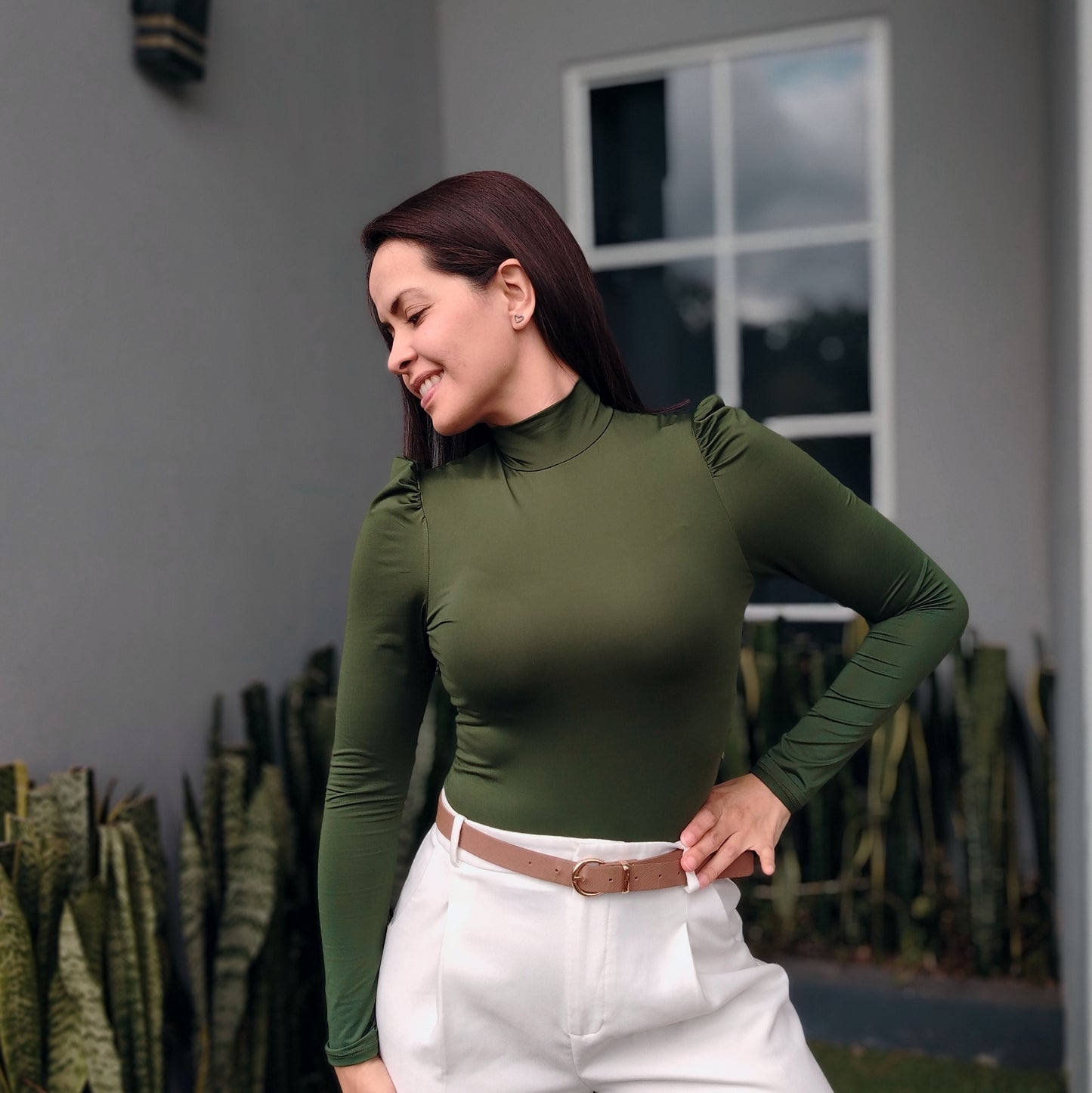 Blusa manga larga cuello tortuga verde musgo