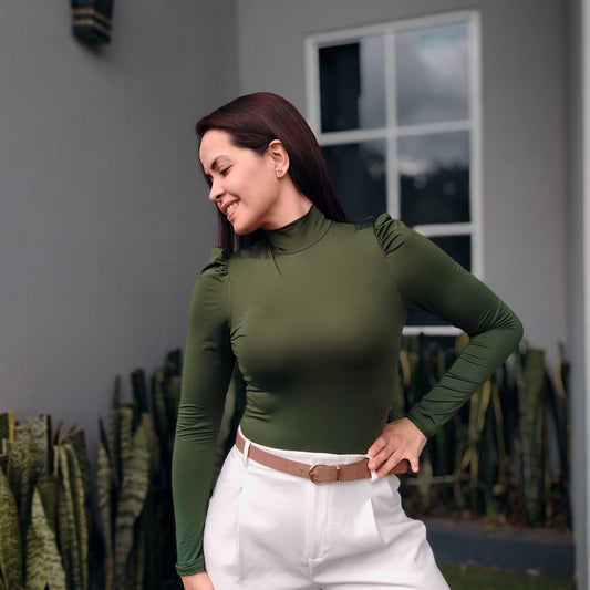 Blusa manga larga cuello tortuga verde musgo