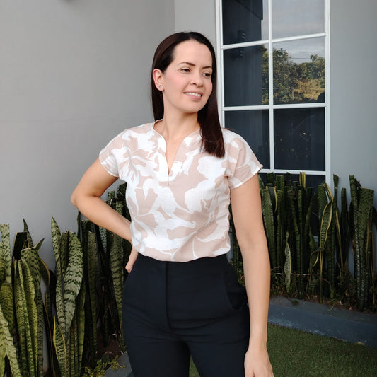 Blusa enteriza con basta beige