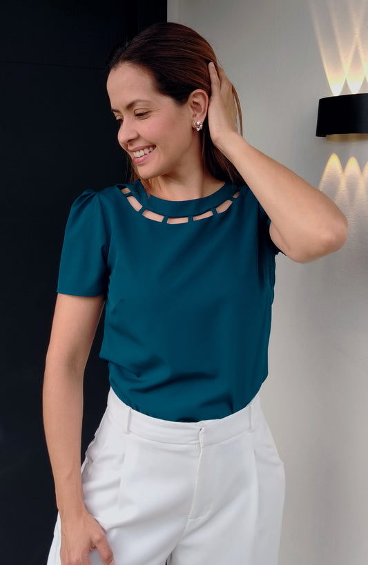 Blusa cadena en escote