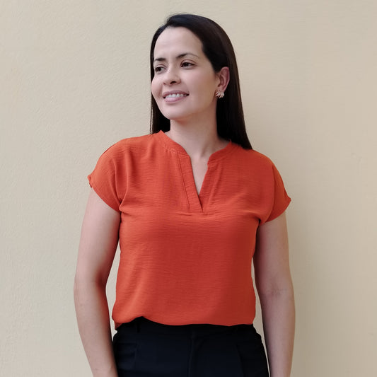 Blusa manga enteriza cuello chino