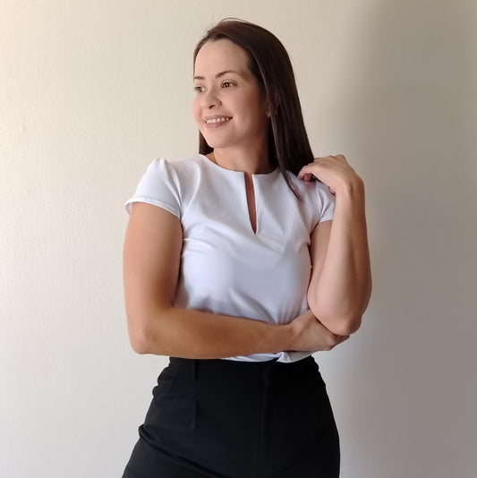 Blusa abertura escote cuello