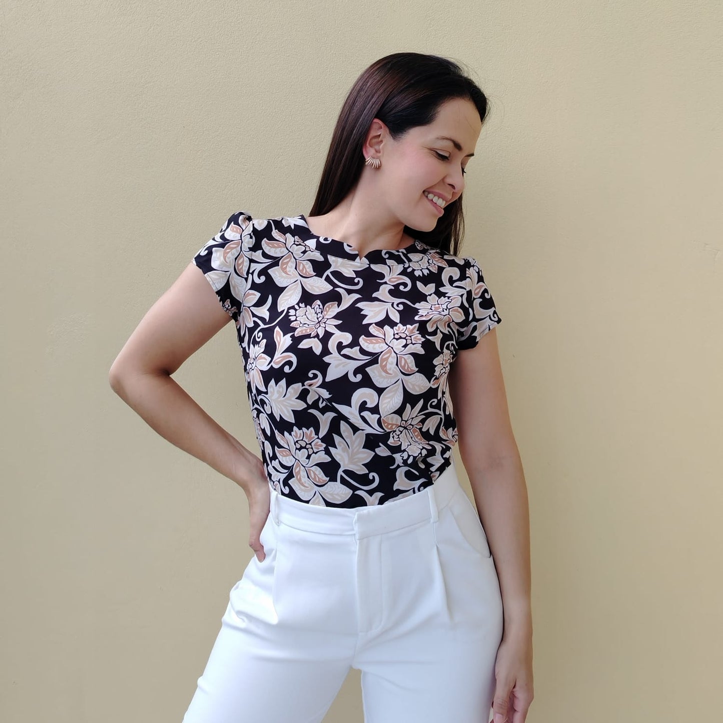 Blusa cuello chino negro