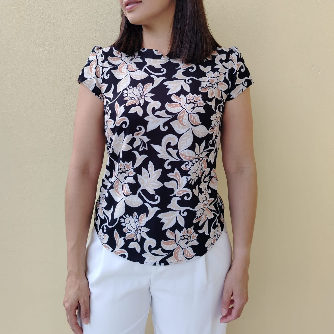 Blusa cuello chino negro
