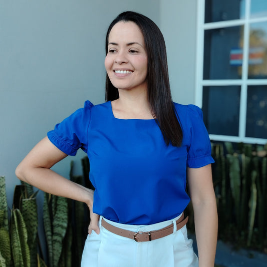 Blusa escote cuadrado azul rey