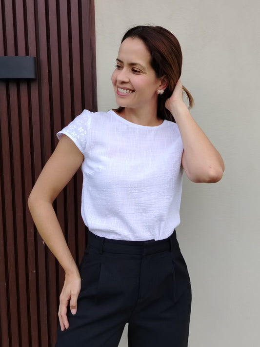 Blusa manga bordada