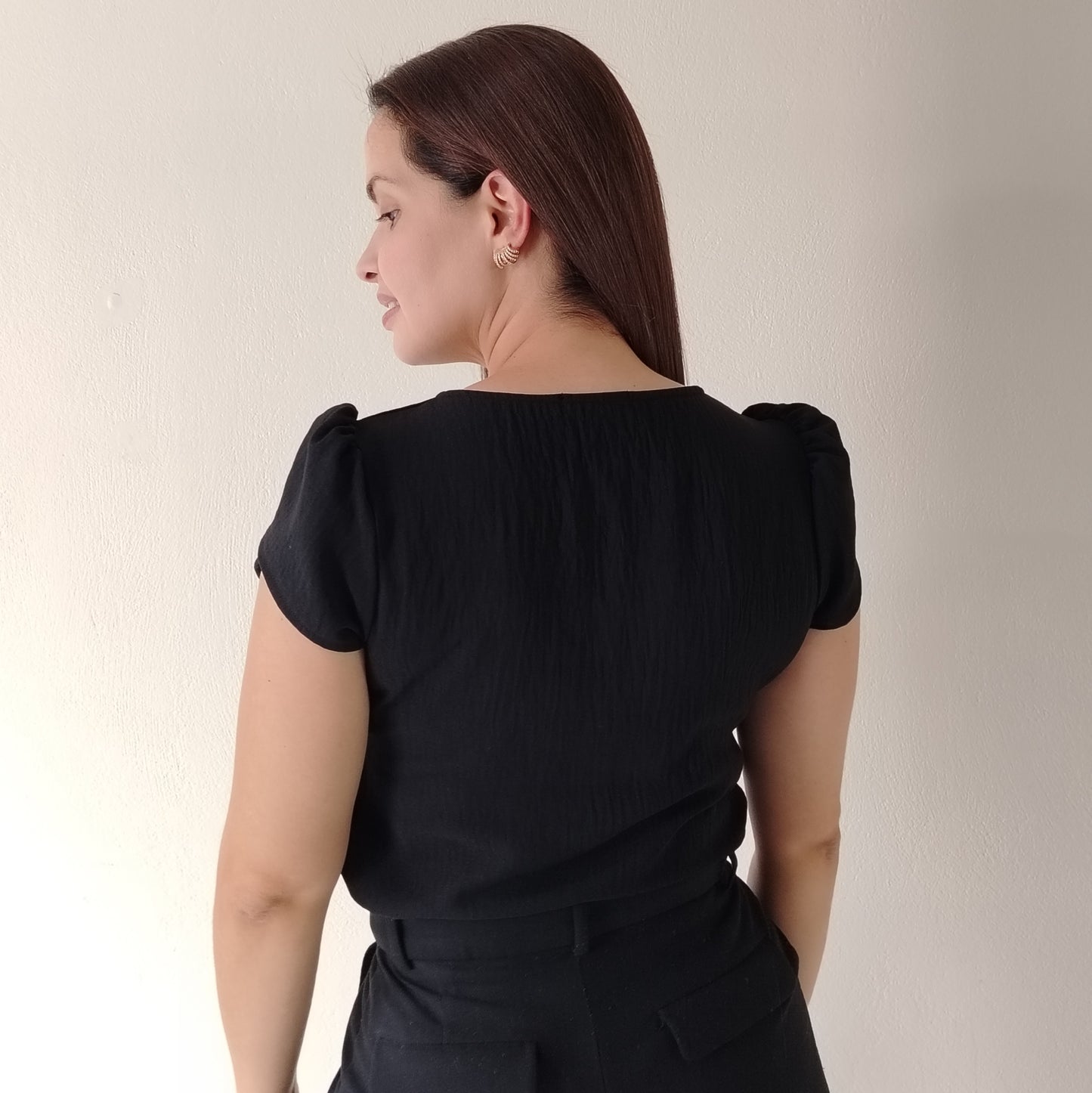Blusa amarre en escote