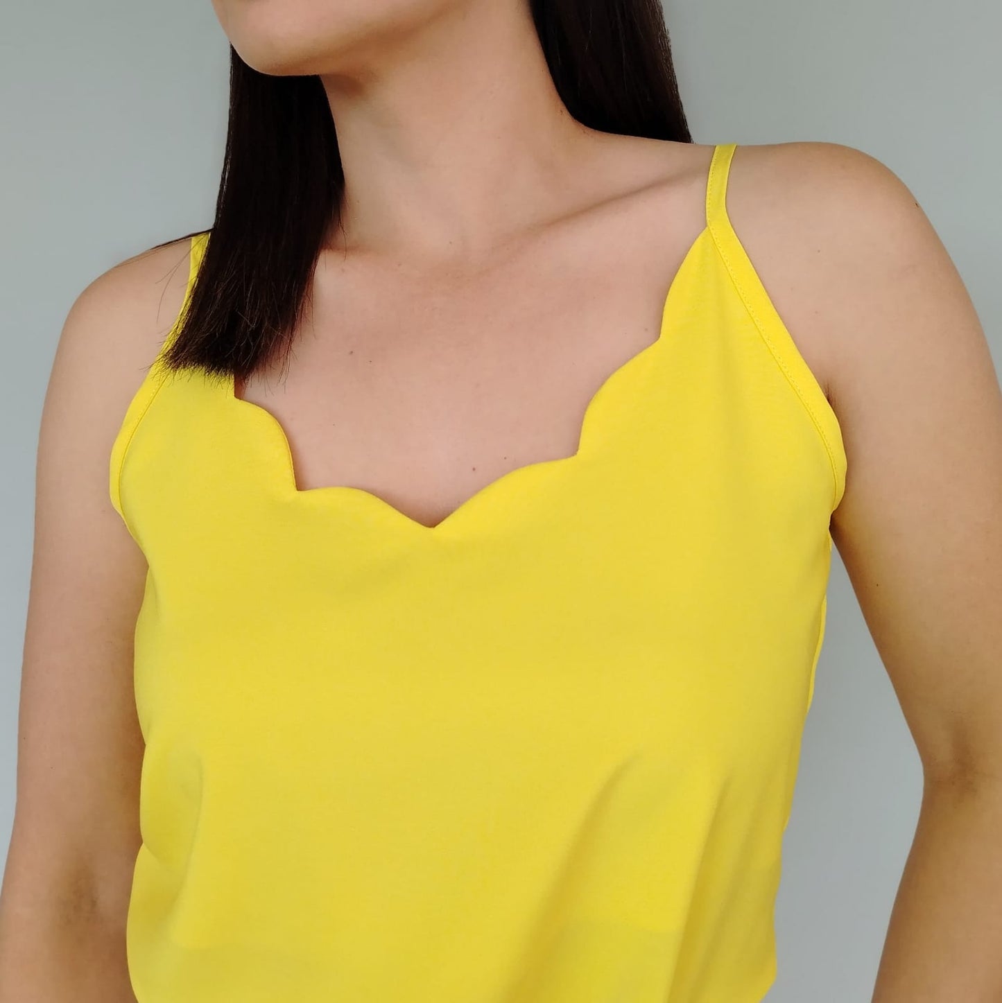 Blusa tirante de parras amarillo