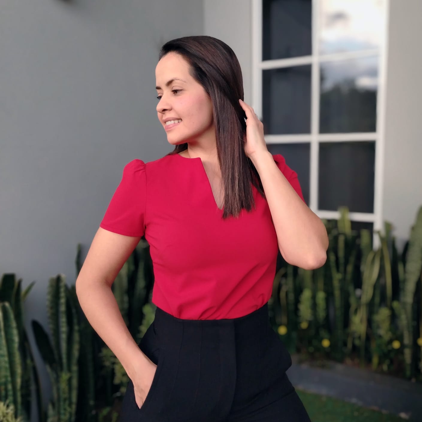 Blusa abertura en escote rojo