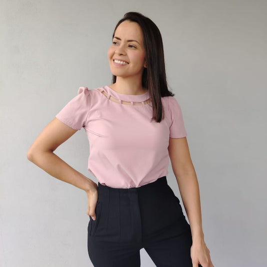 Blusa detalle en escote palo rosa