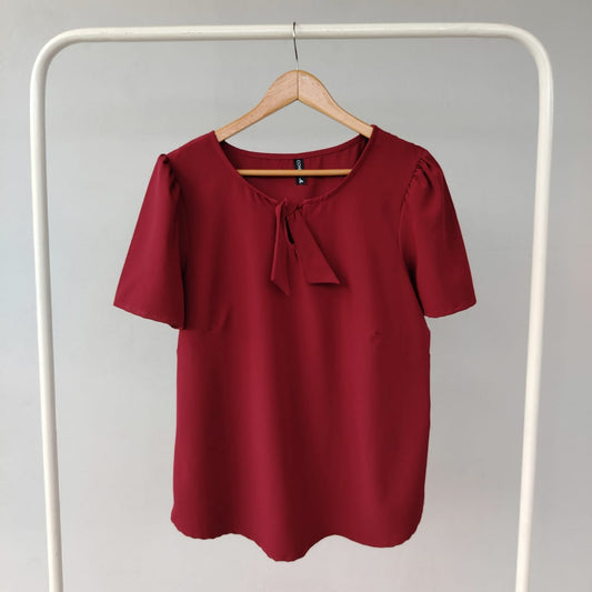 Blusa amarre vino