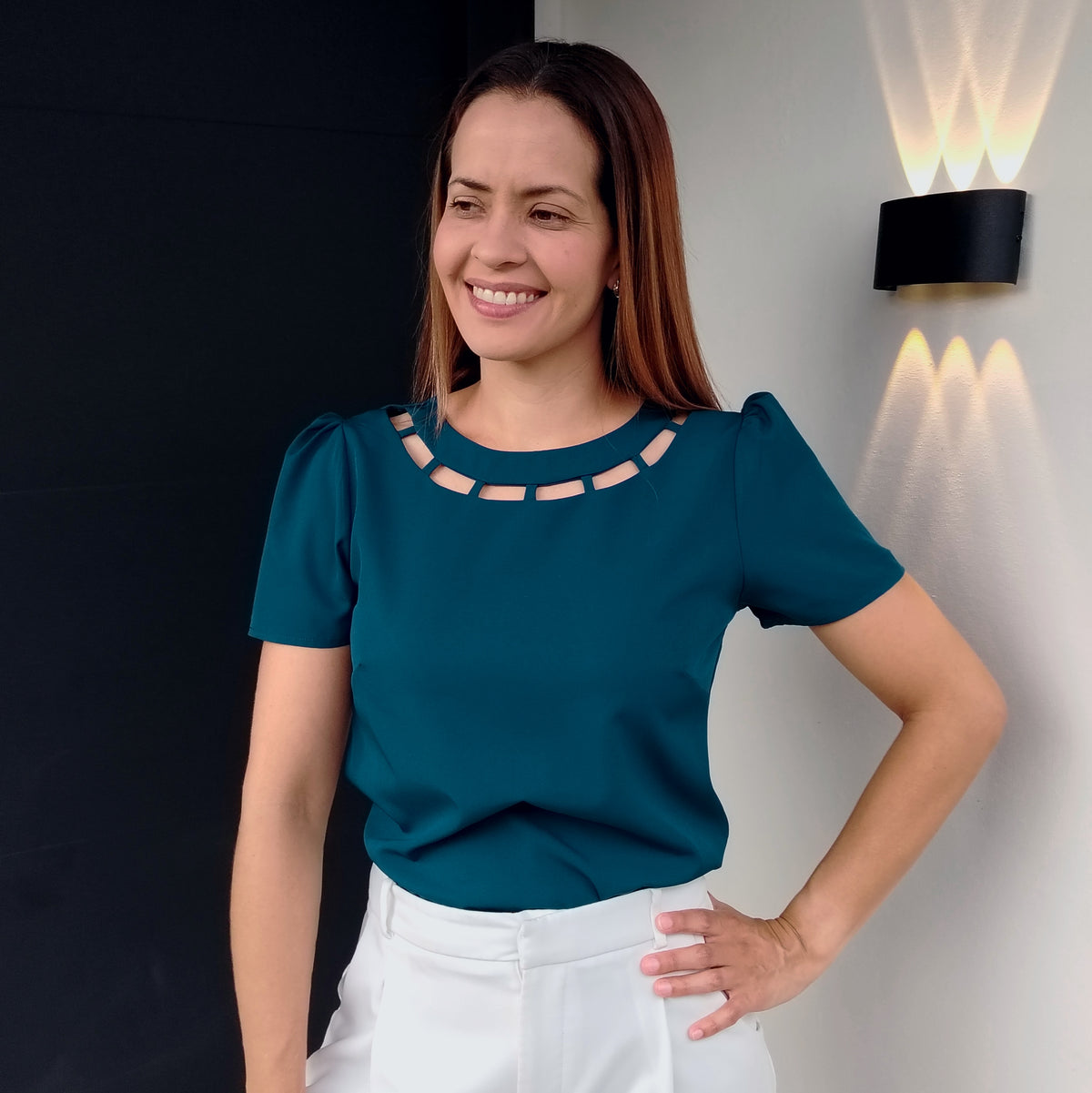 Blusa cadena en escote