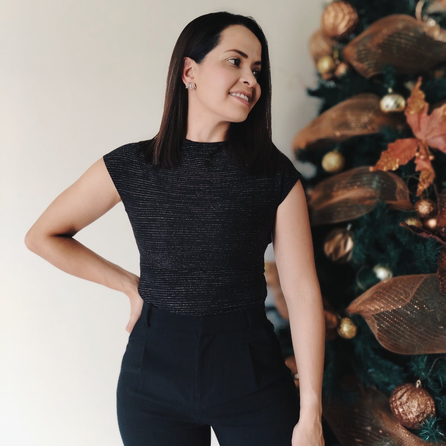 Blusa manga enteriza negro con brillo