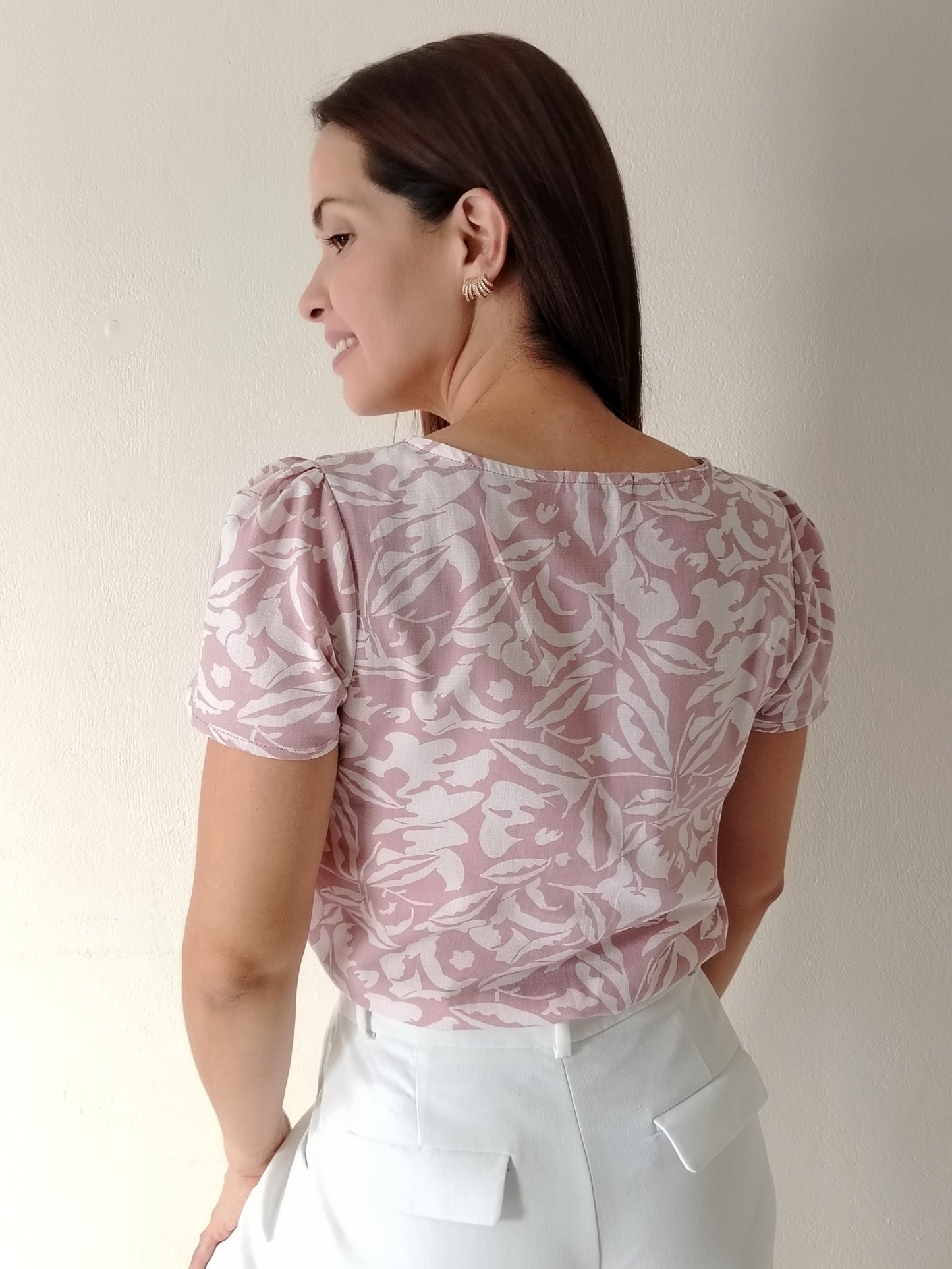 Blusas con amarre en escote