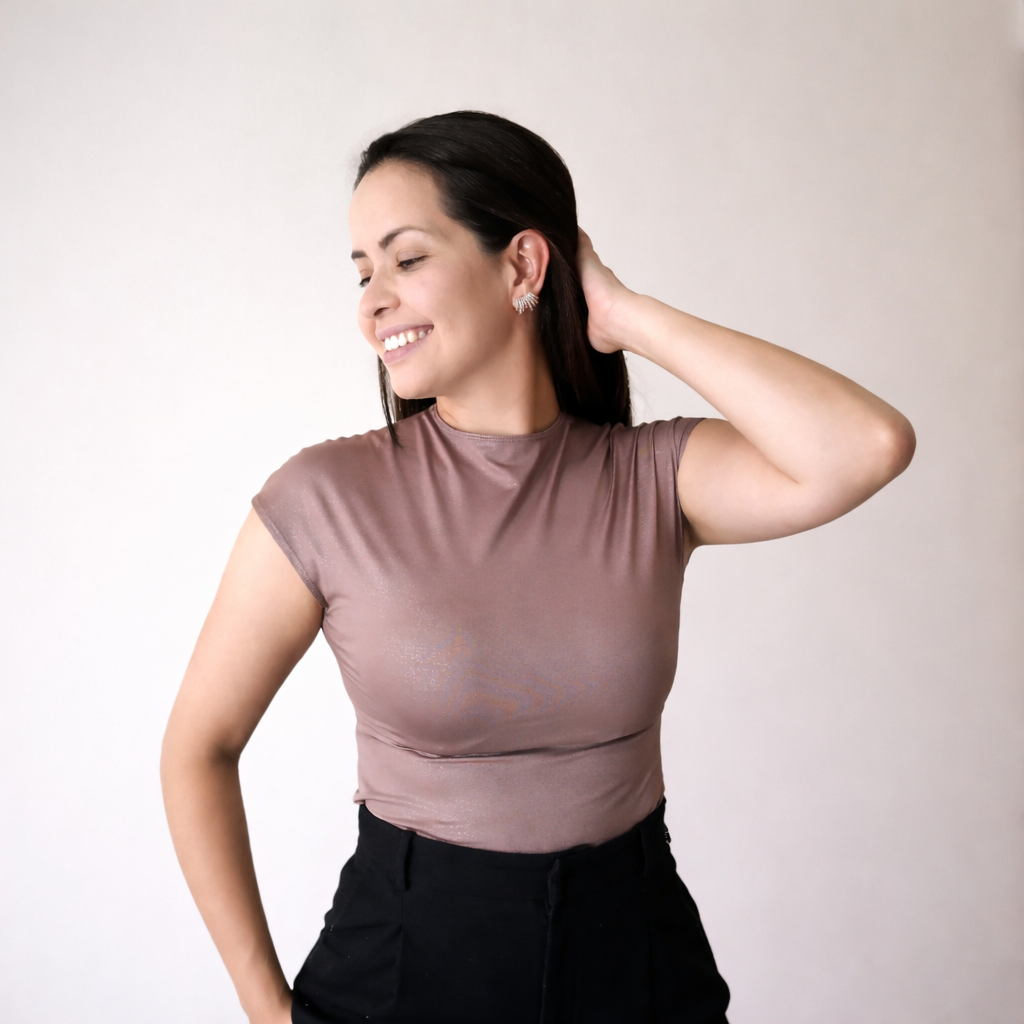 Blusa manga enteriza marrón con brillo