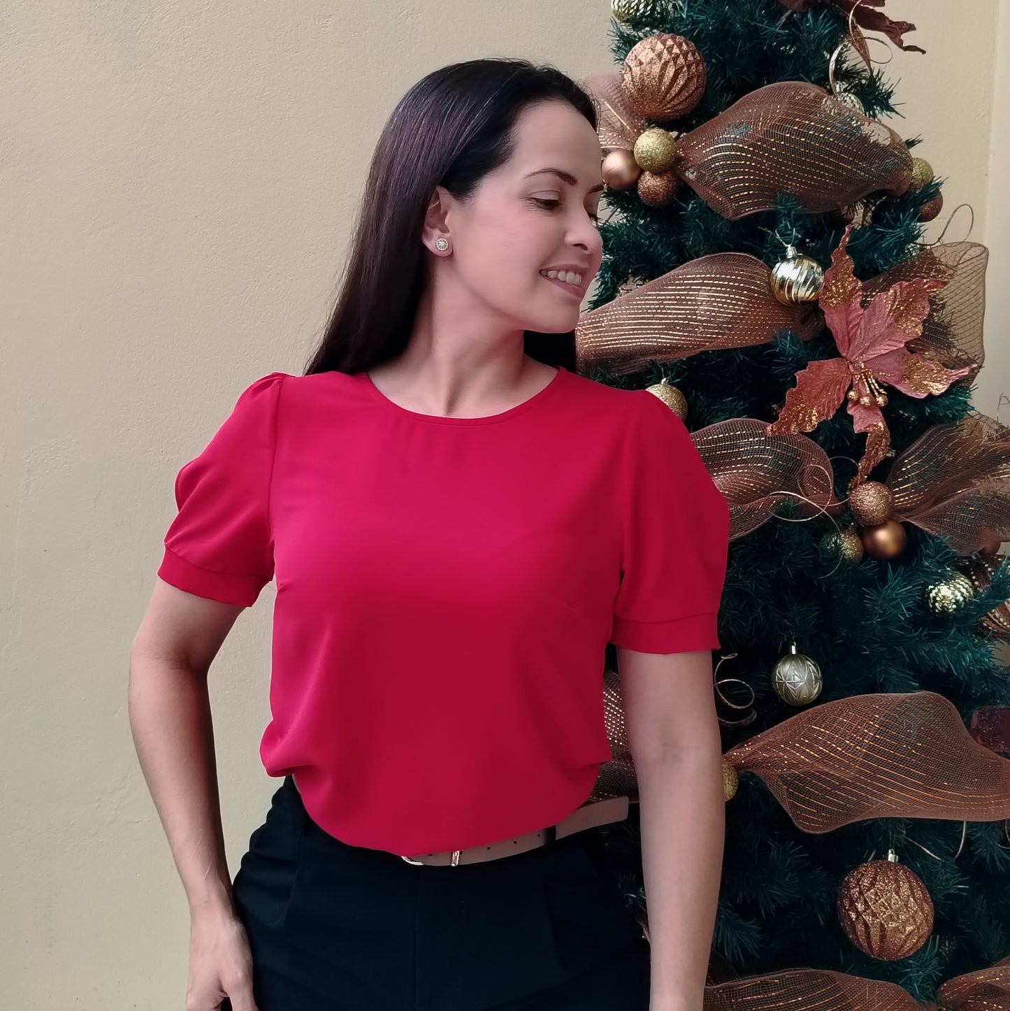 Blusa detalle en manga rojo