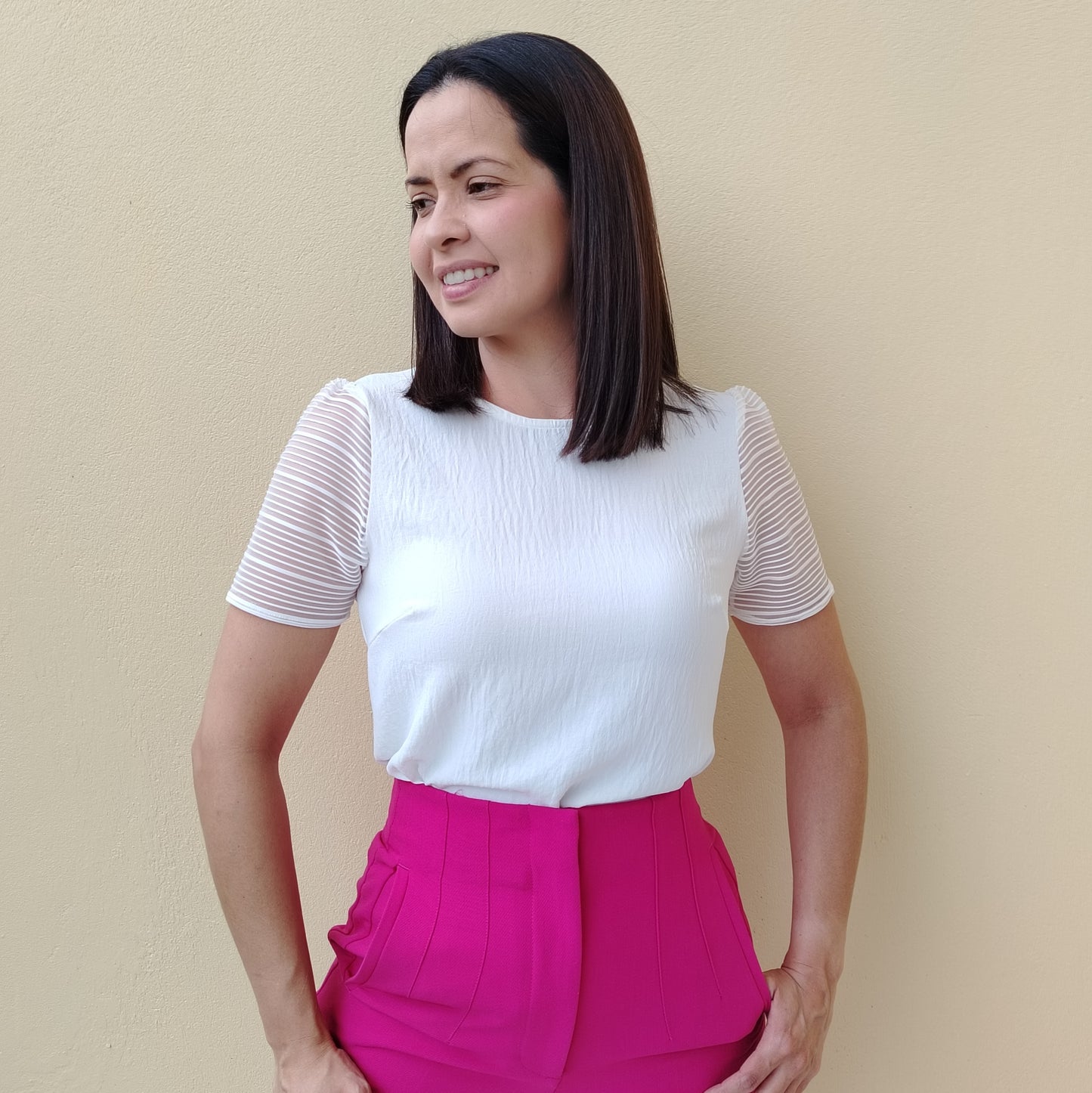 Blusa con manga en malla