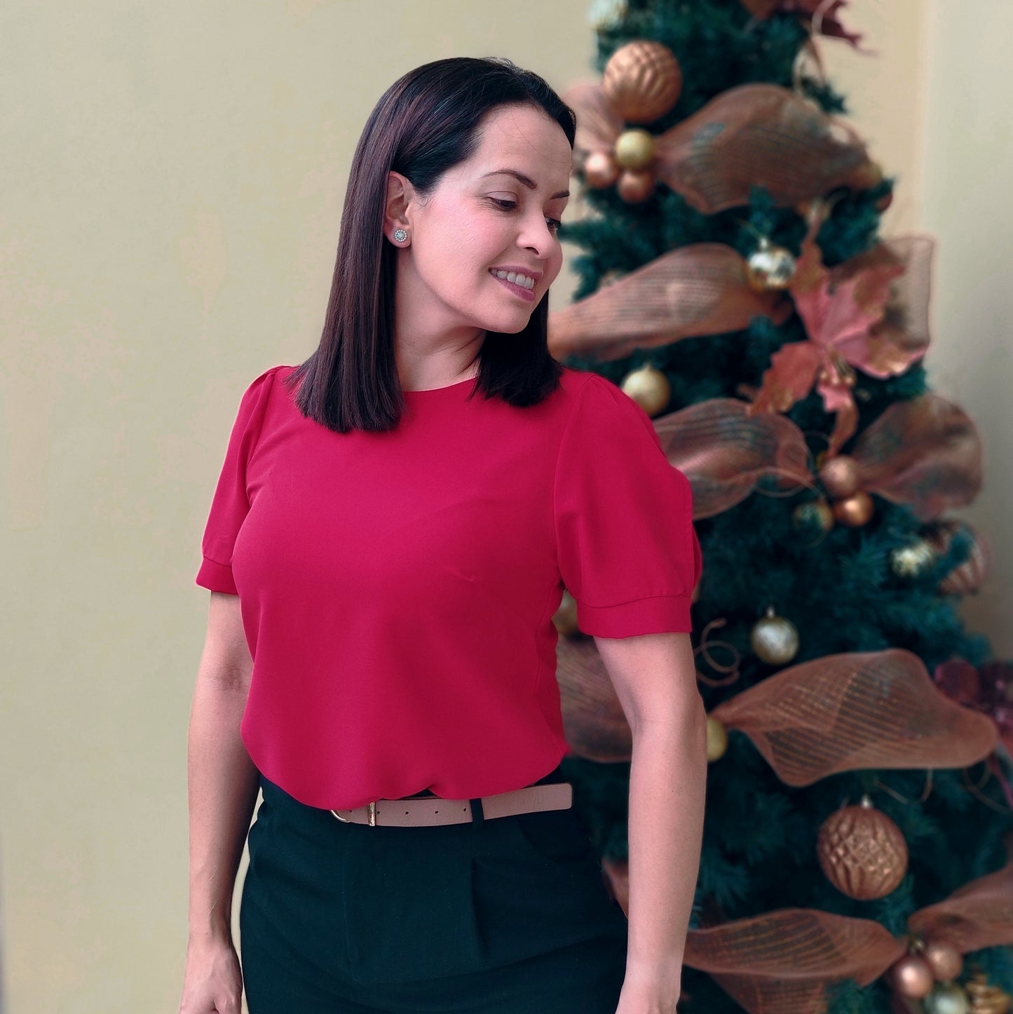 Blusa detalle en manga rojo