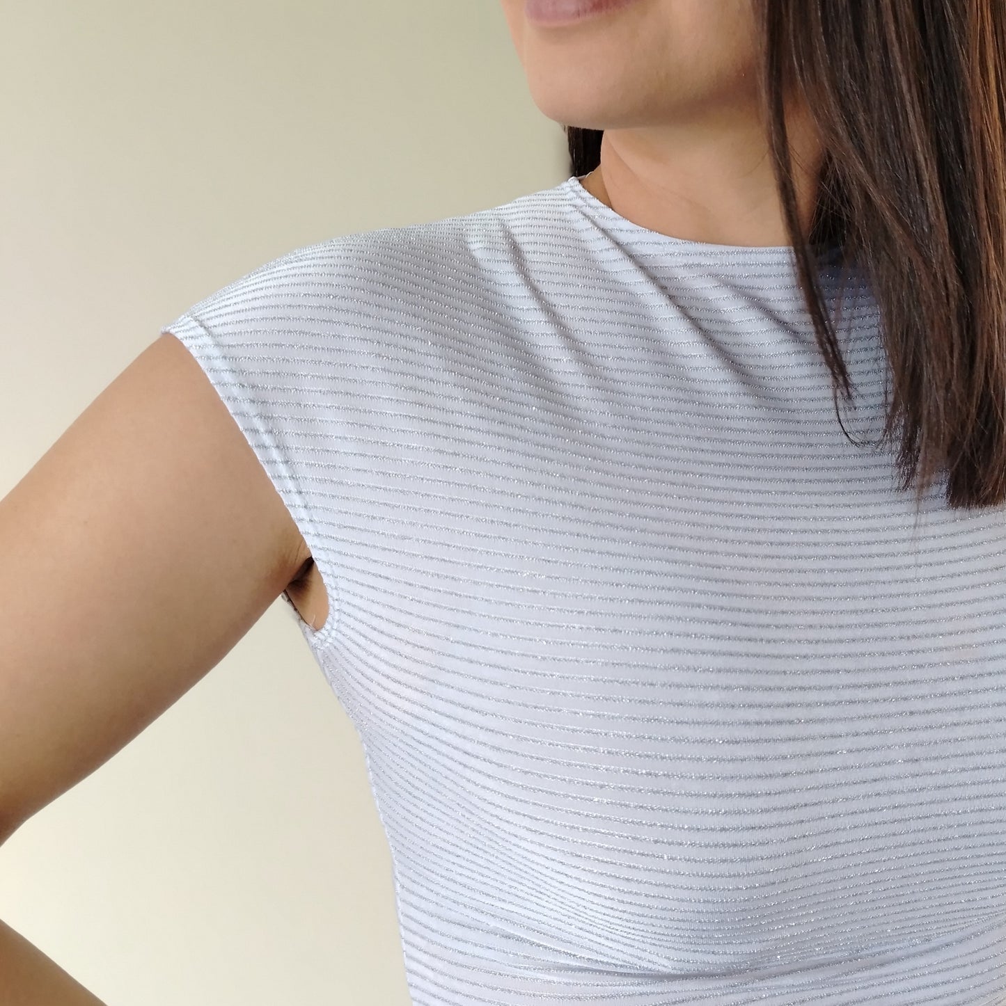 Blusa manga enteriza blanca con brillo