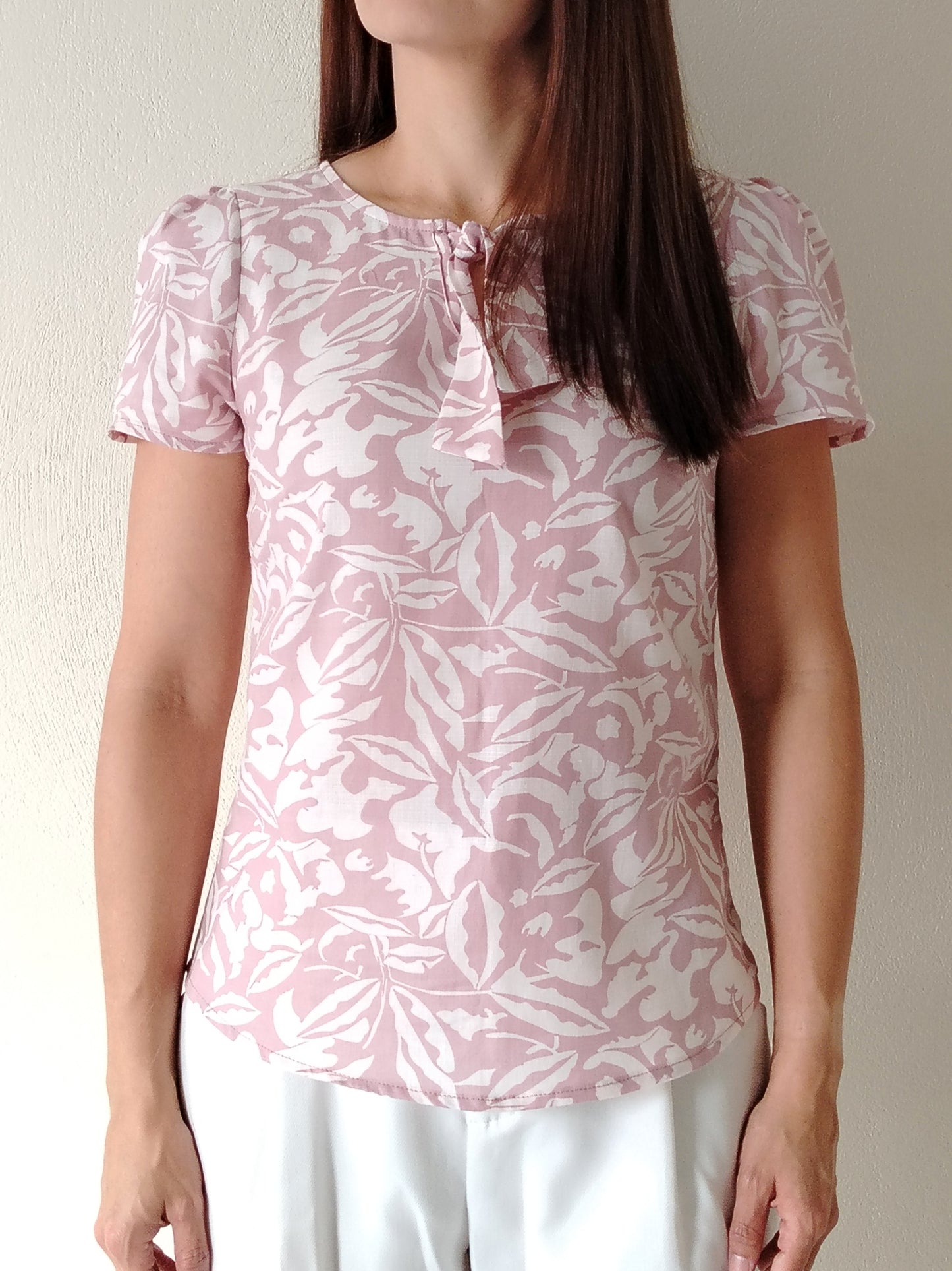 Blusas con amarre en escote