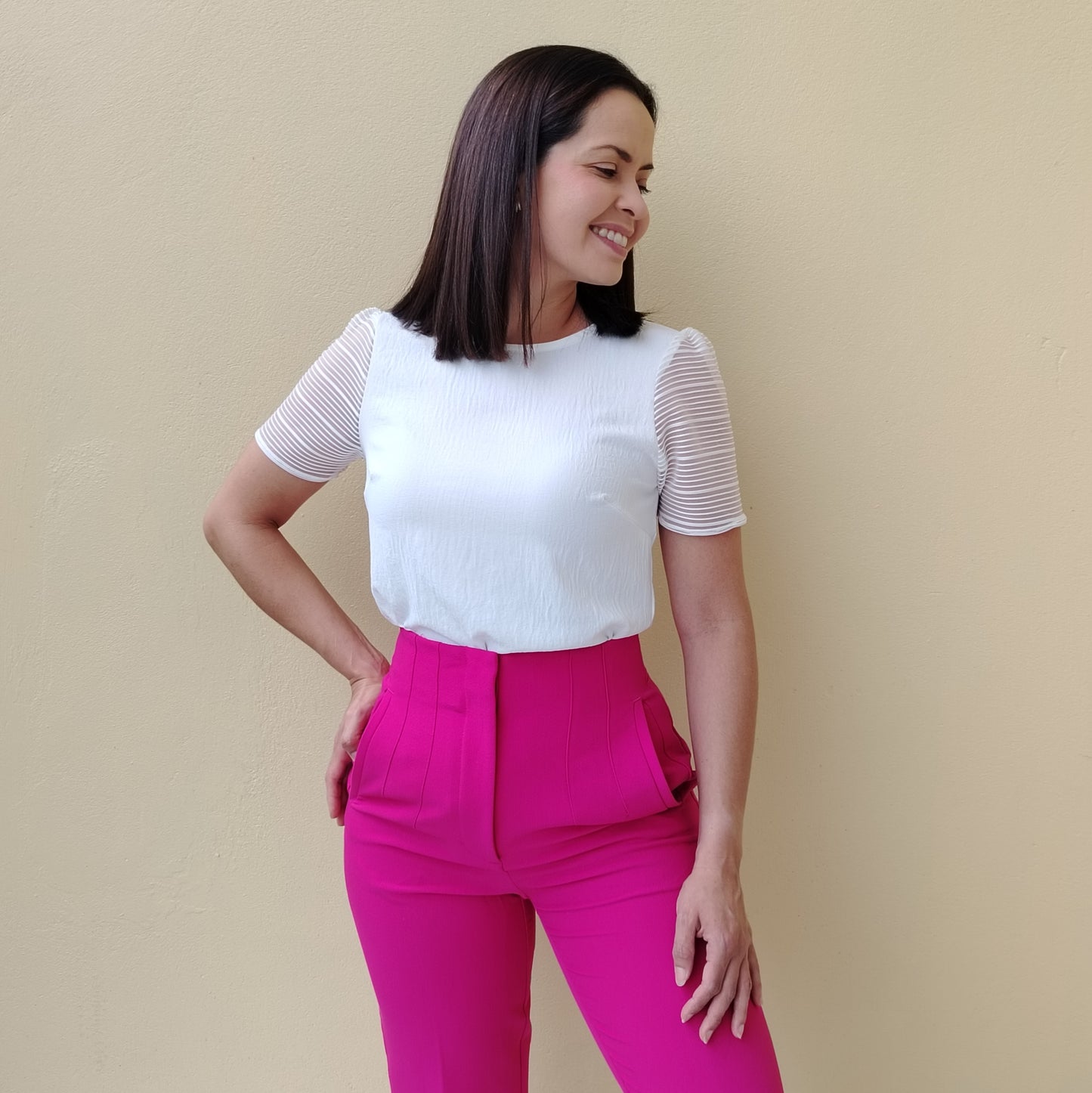 Blusa con manga en malla