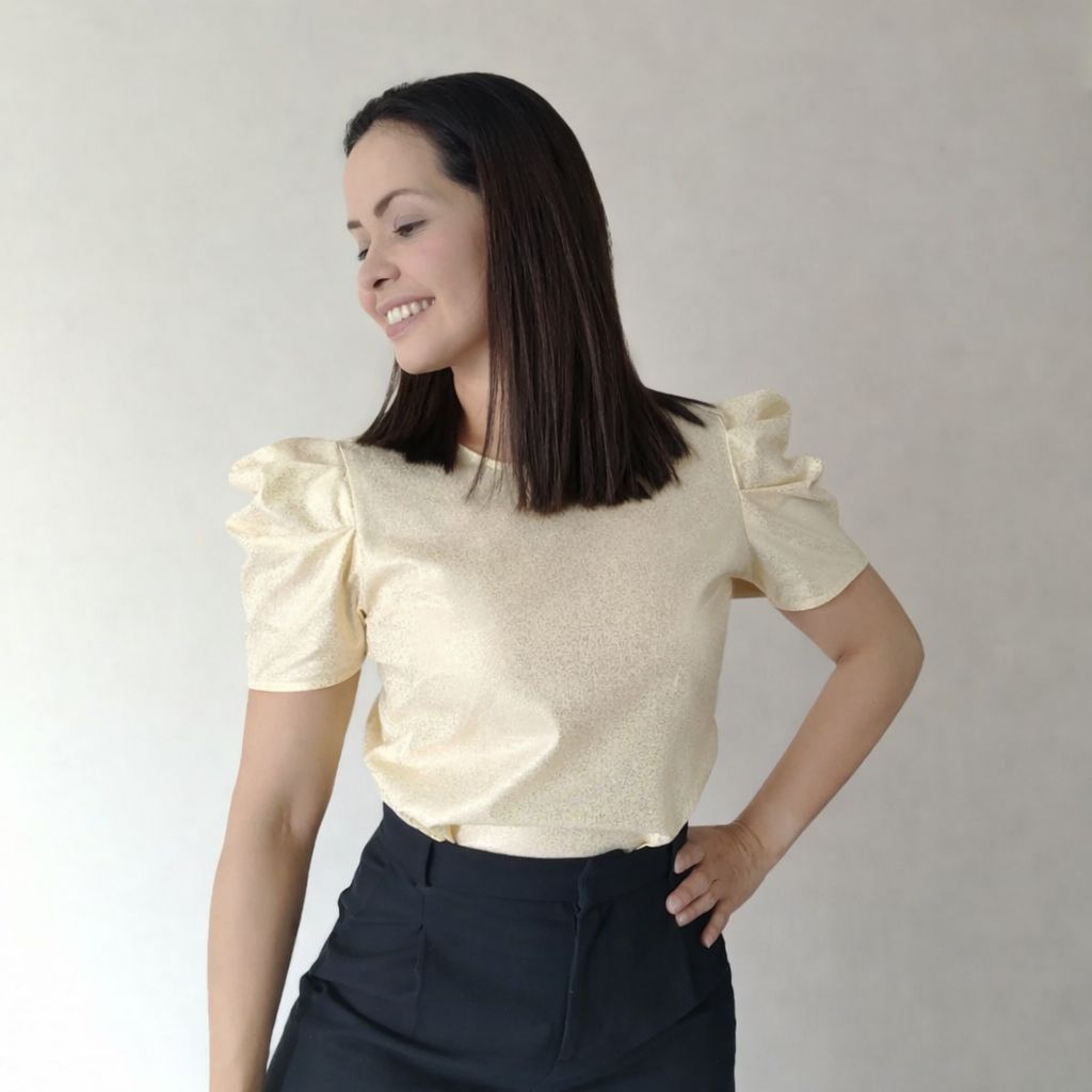 Blusa manga drapeada brillo dorado