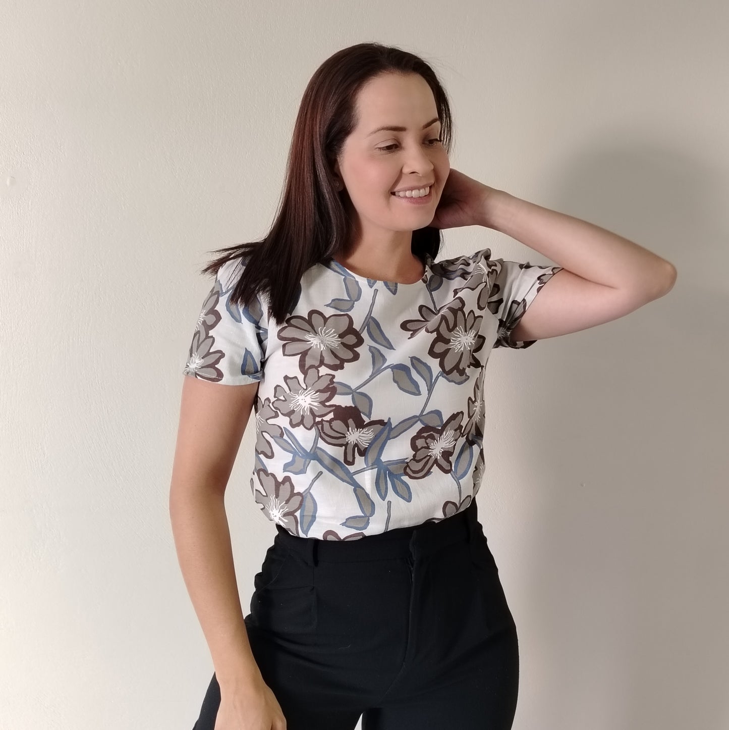 Blusa floral blanco hueso