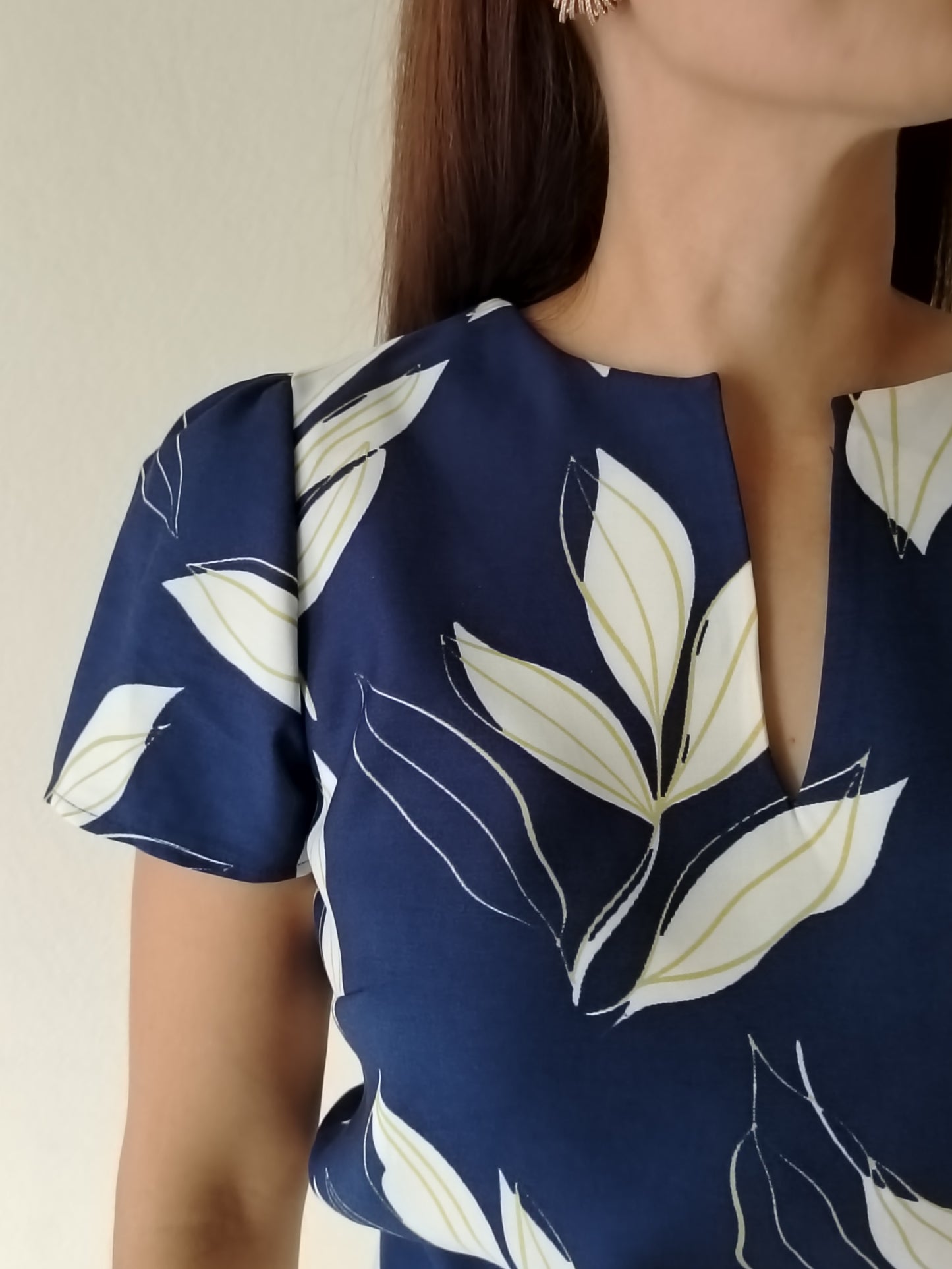 Blusa abertura en escote
