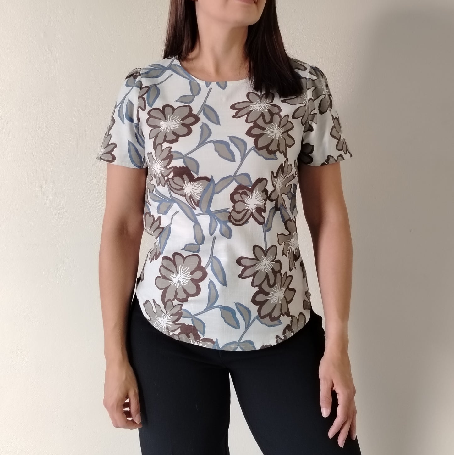 Blusa floral blanco hueso