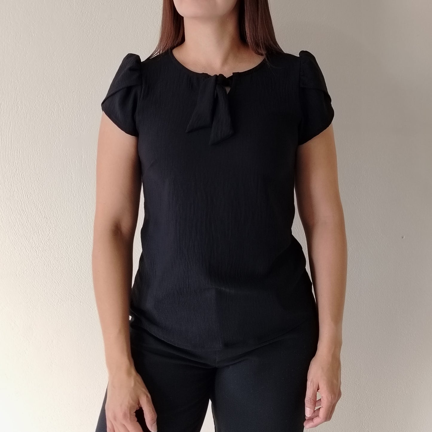 Blusa amarre en escote