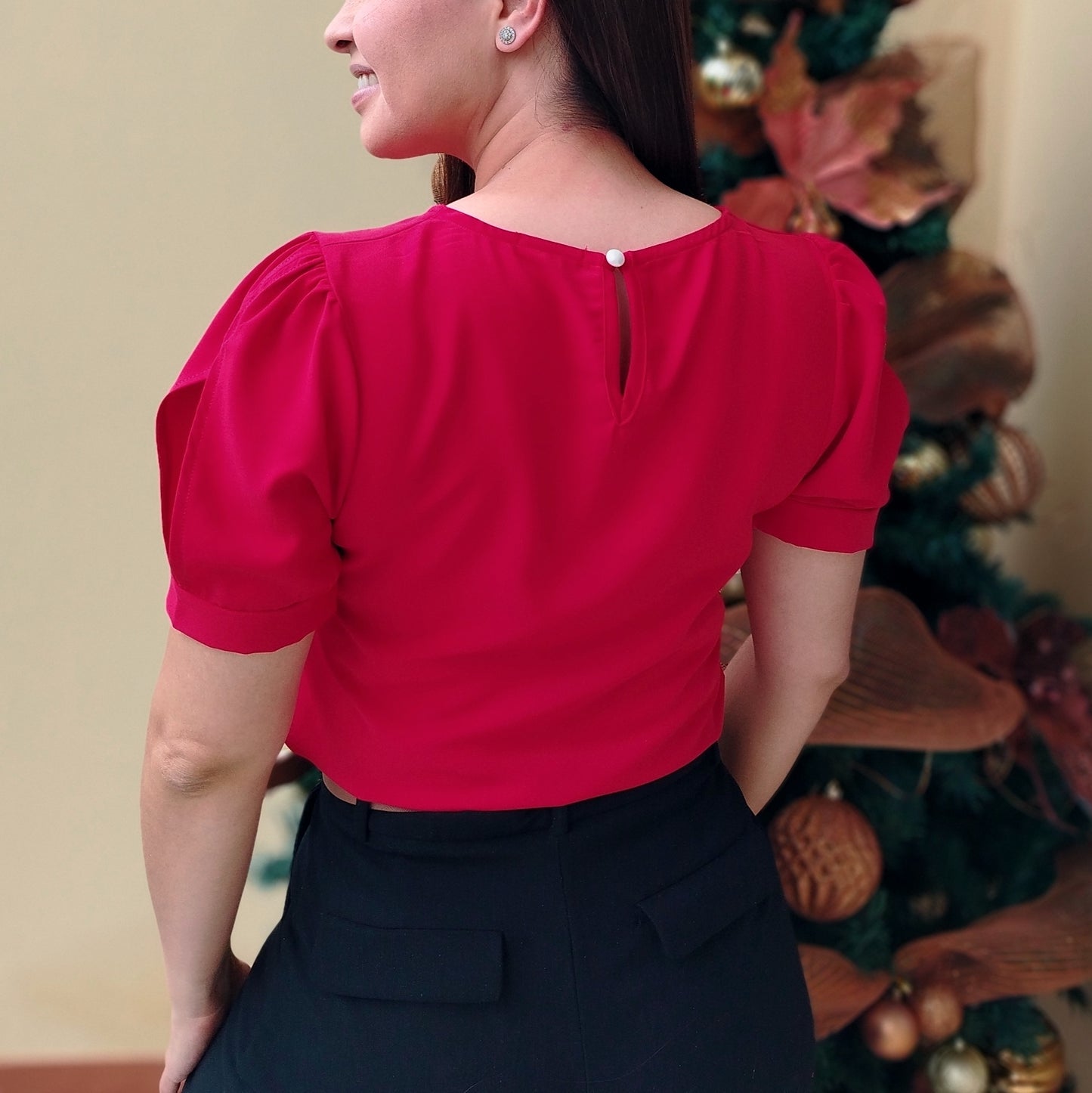 Blusa detalle en manga rojo