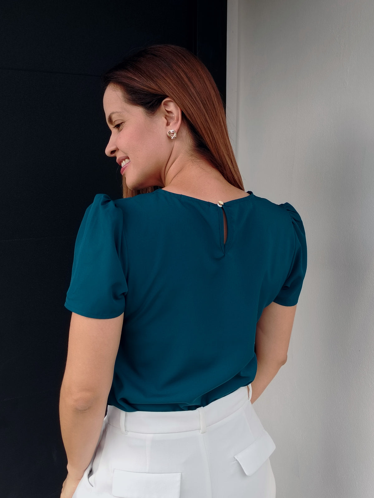 Blusa cadena en escote