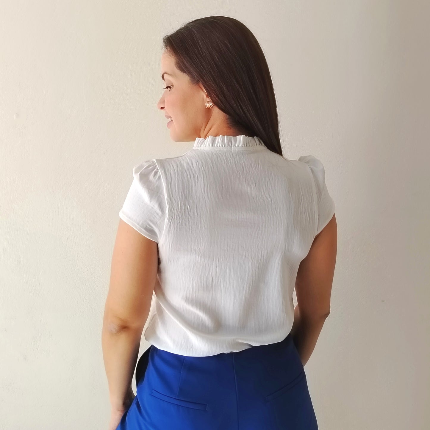 Blusa cuello fruncido con amarre