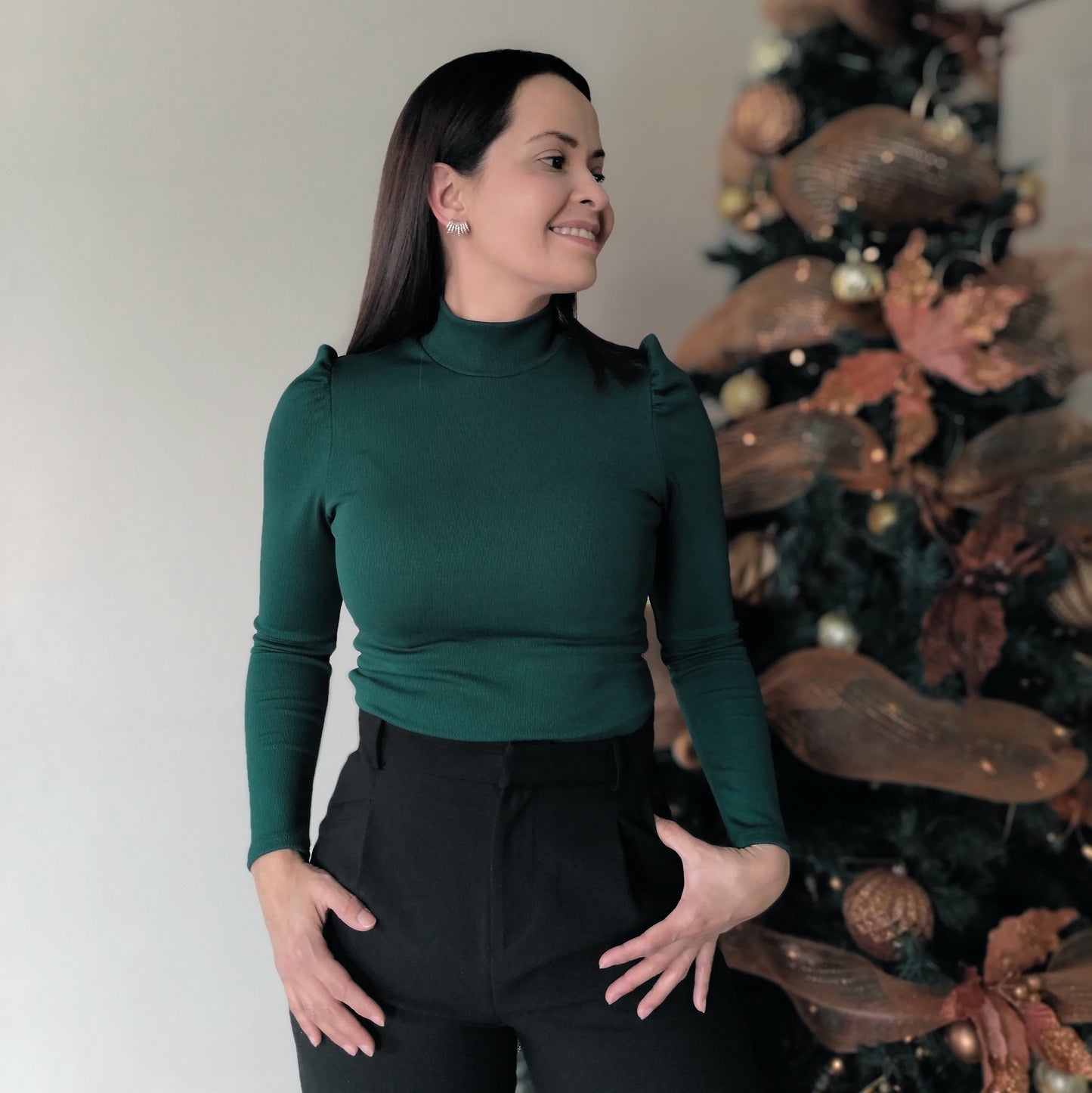 Blusa cuello tortuga verde botella